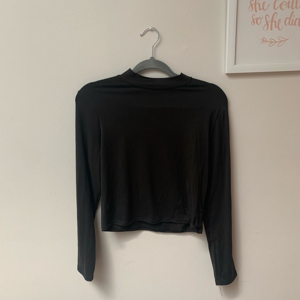 Black Cropped long  sleeve